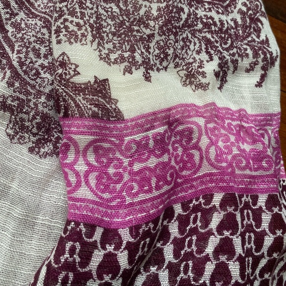 Scarf - Picture 7 of 7